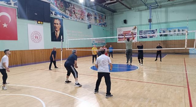 MHP Aksaray teşkilatı voleybolda buluştu 3 mhp aksaray teskilati voleybolda bulustu 1789855201 juanUe